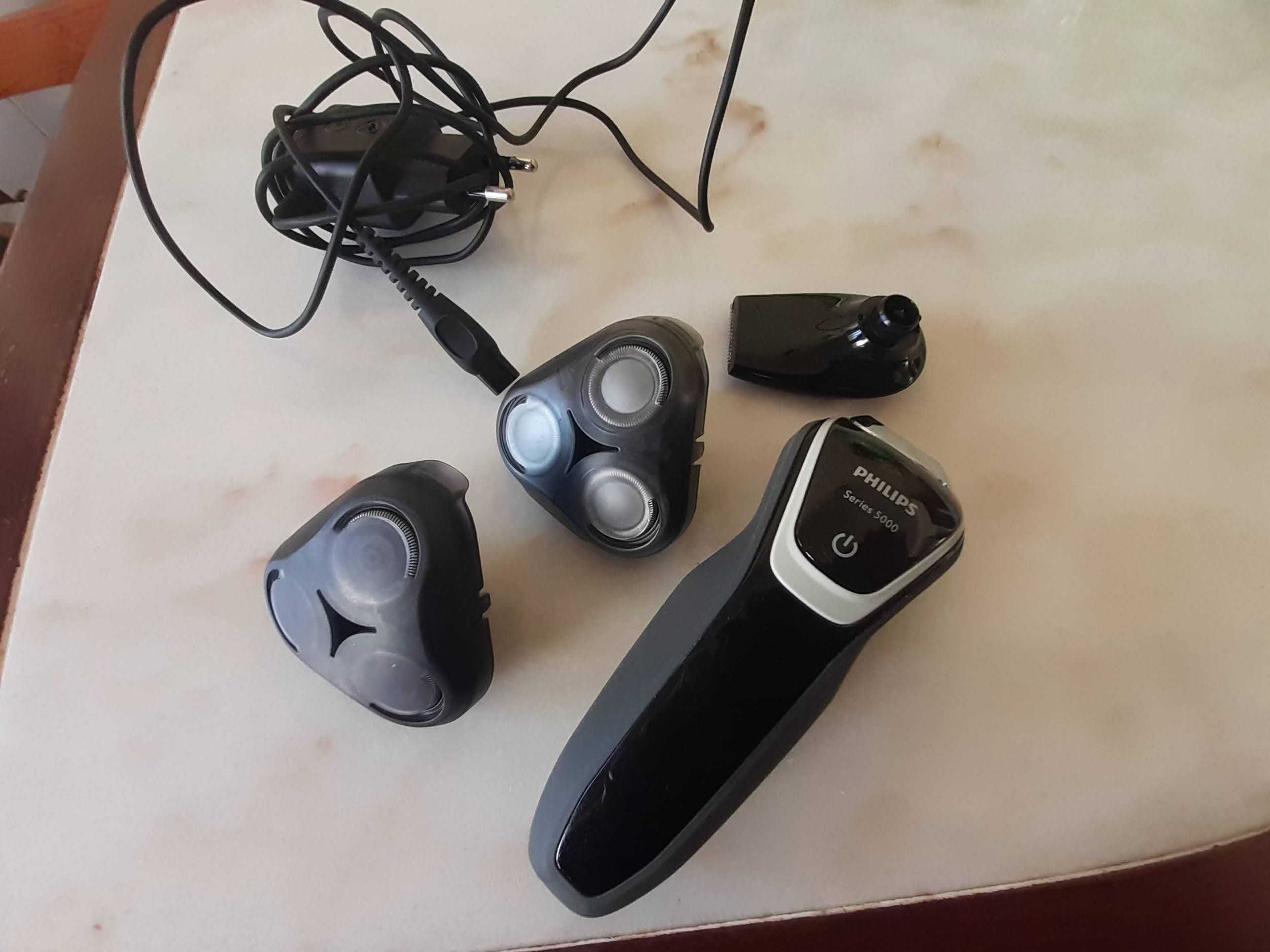 Máquina barbear Philips series 5000
