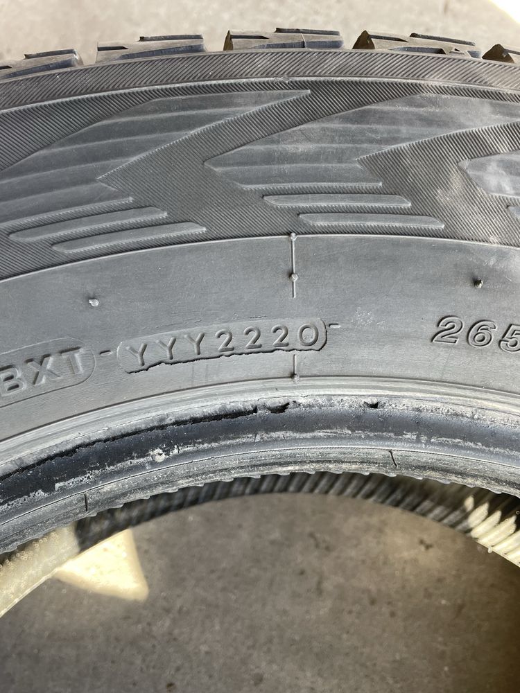 Продам зимову резину Yokohama ice Guard 265/60/R18