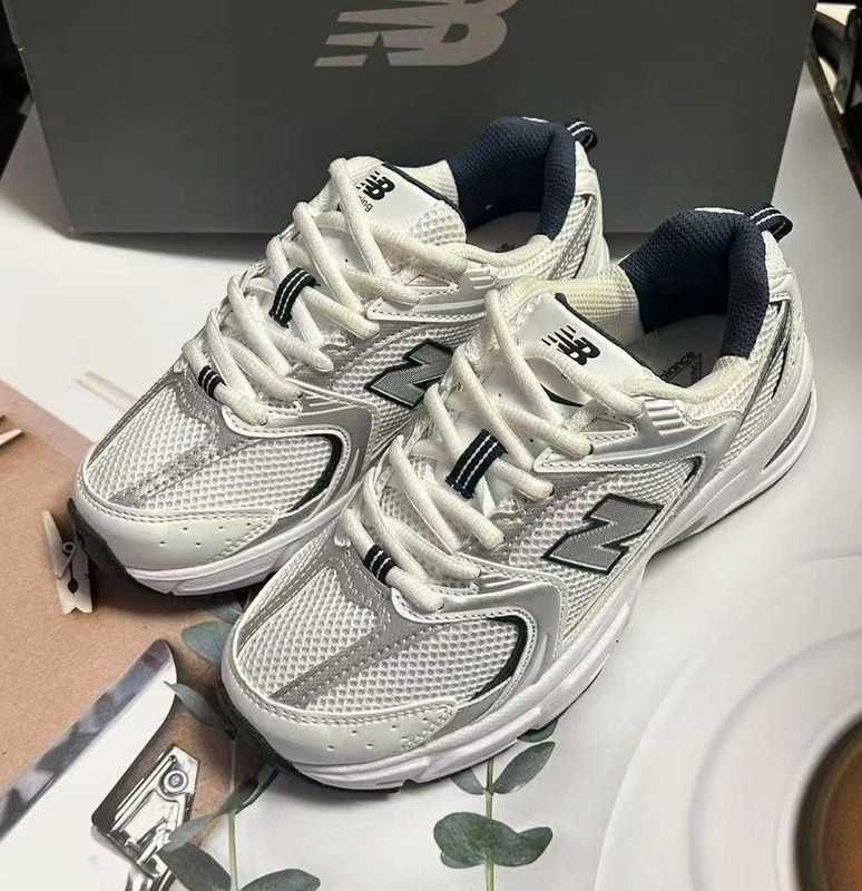 Buty/sportowe/Dla obu płci/New+Balance_530 A>44