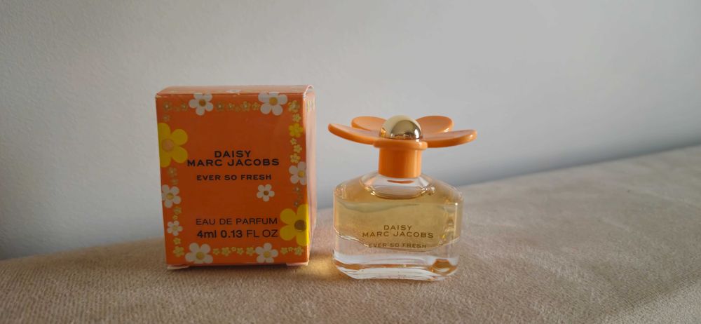 Daisy ever so fresh Marc Jacobs  4ml miniatura kolekcjonerska