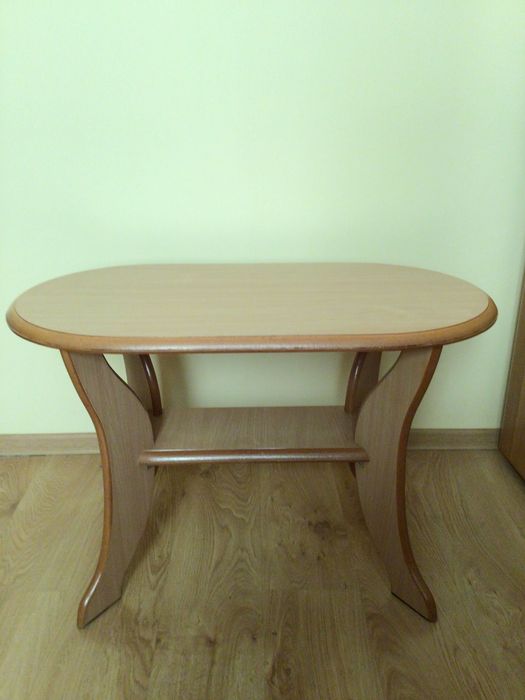 Stolik kawowy nieduży