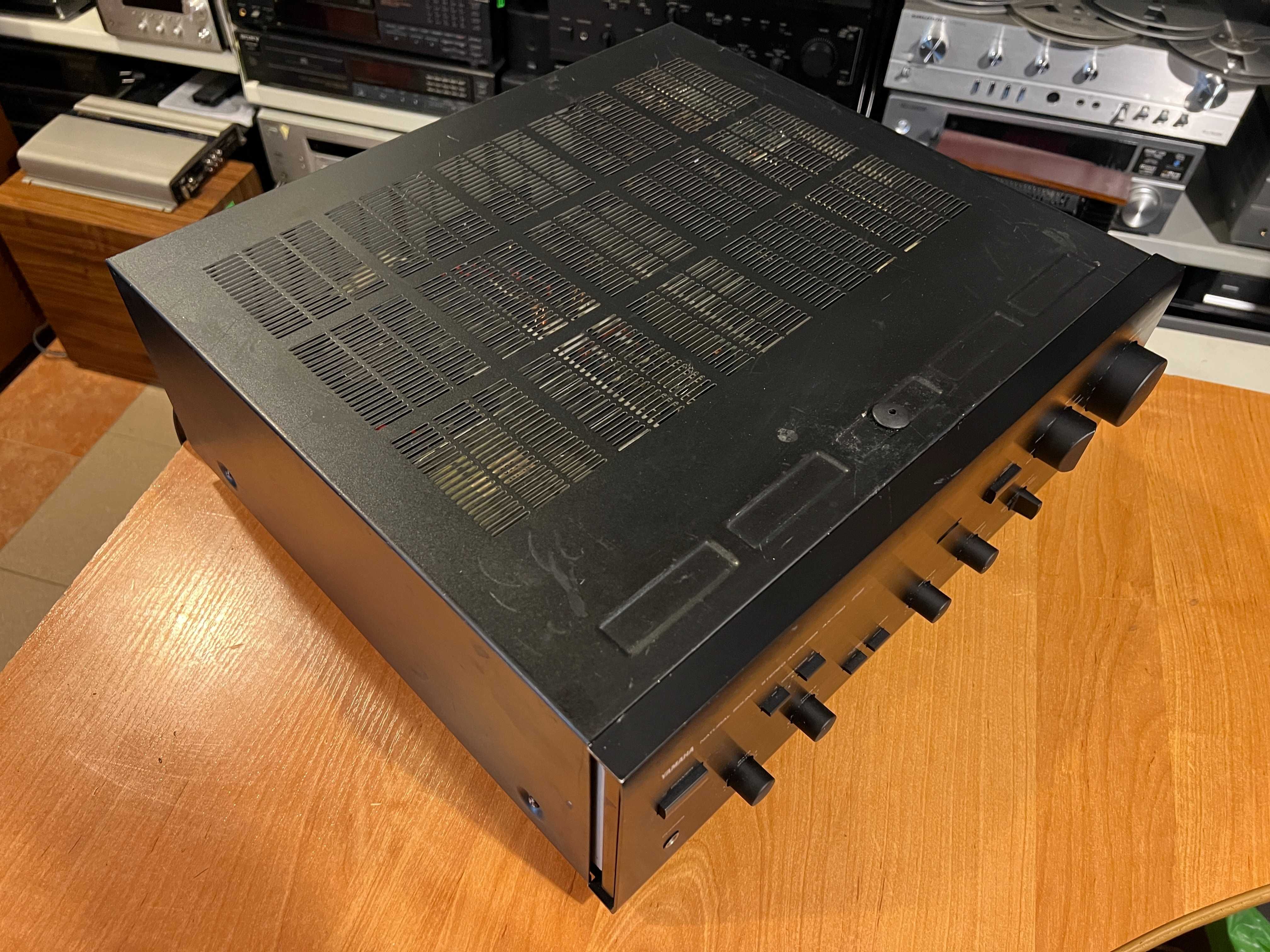 Wzmacniacz Yamaha AX-750 Audio Room