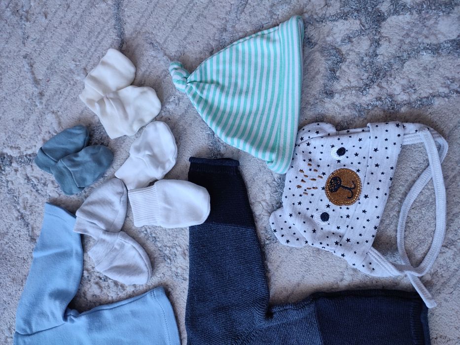 Sweterek i bluzeczka niemowlęca rozmiar 56