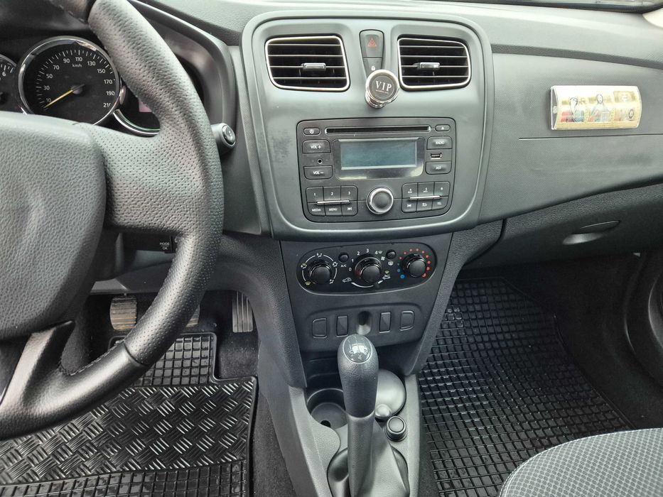 Renault Logan 2016г 1.2двигатель 114тыс км пробег