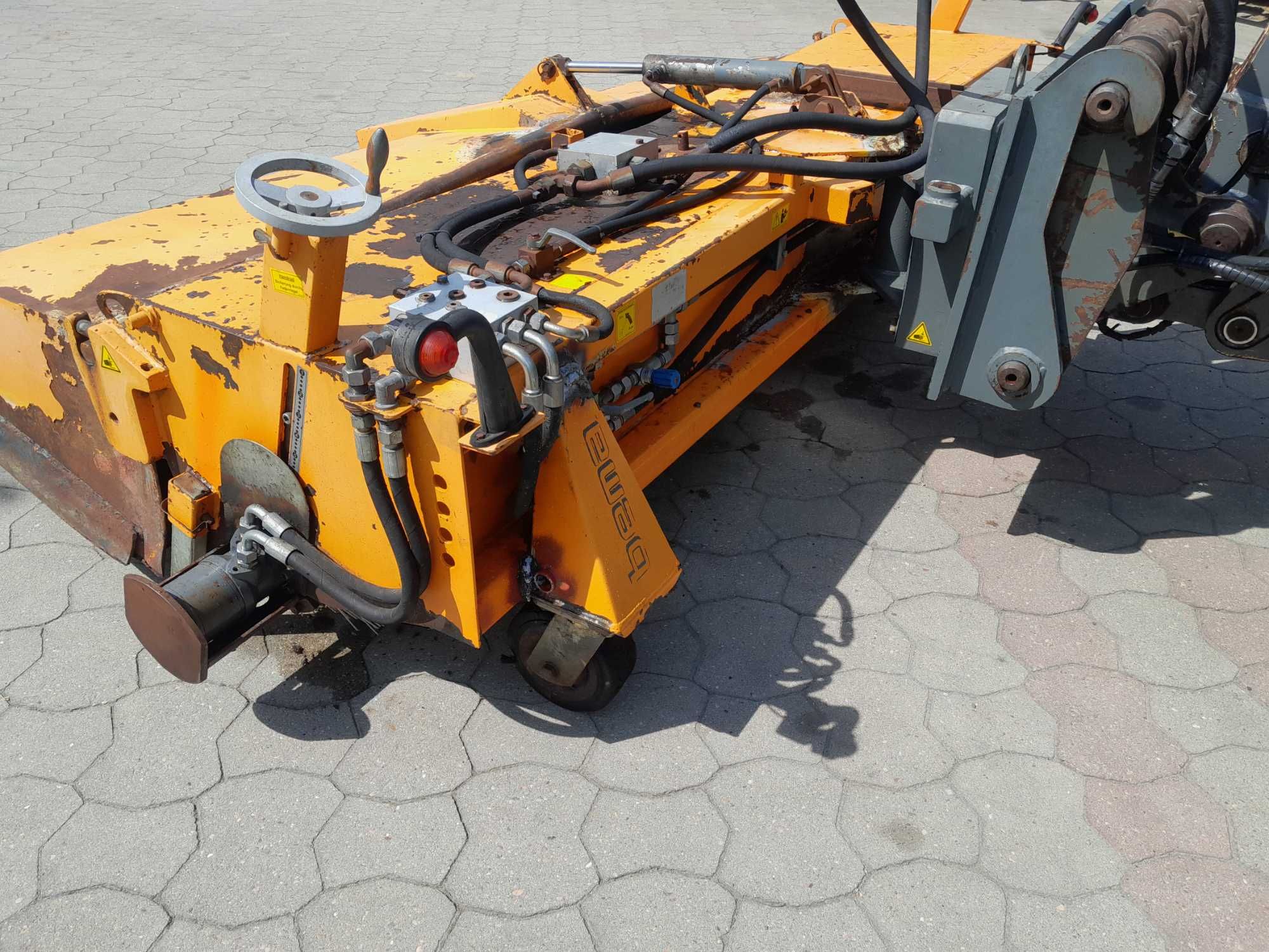 Zamiatarka szerokość 2.60 m, mocowanie Claas Scorpion , kramer, bema