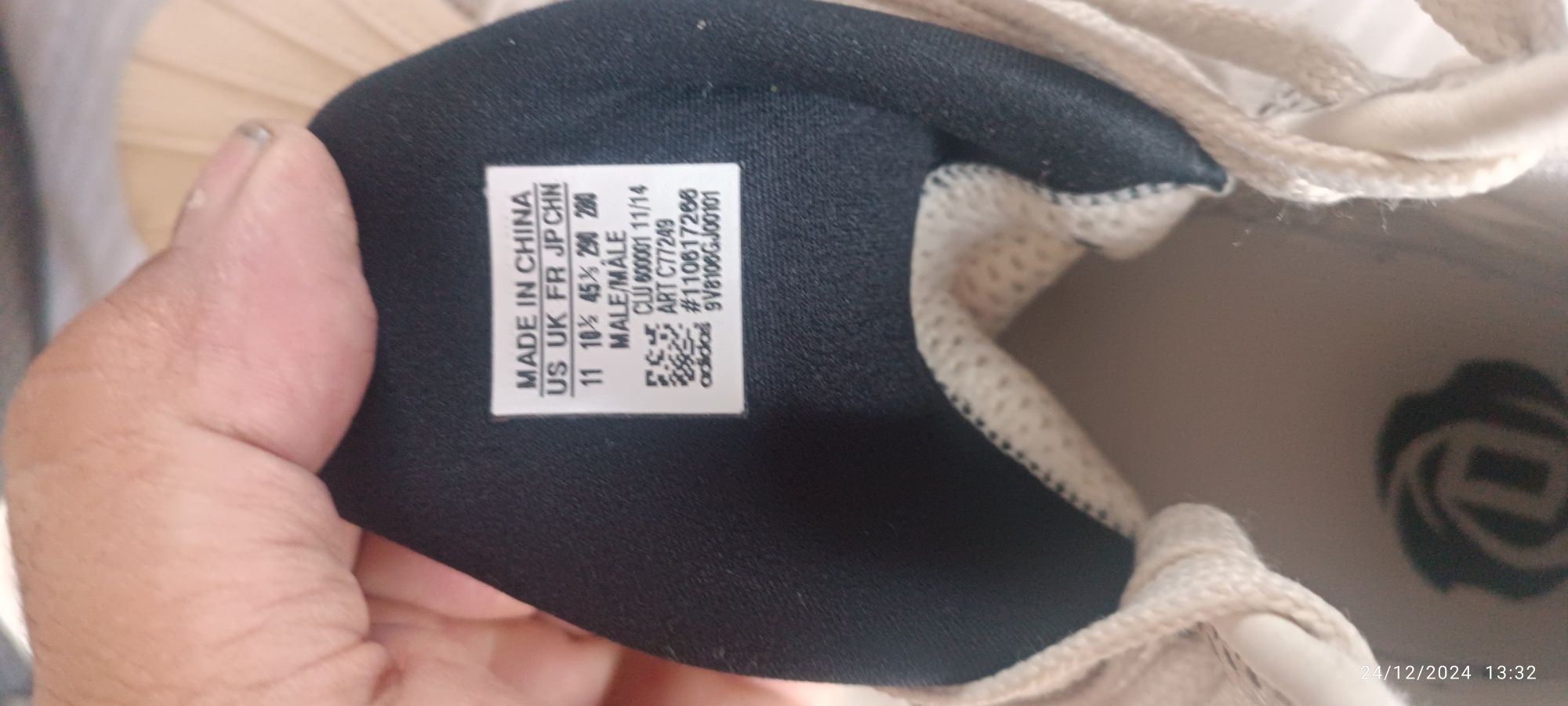 Tênis bota  adidas
