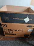Mikrofala biała do zabudowy Nowa Electrolux w kartonie LMS2173EMW