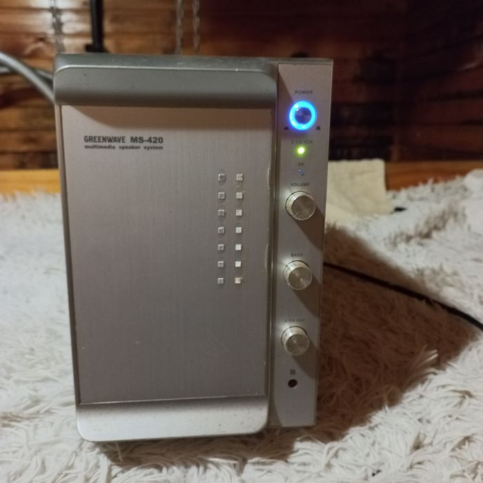 Сабвуфер з колонками  в ідеальному стані