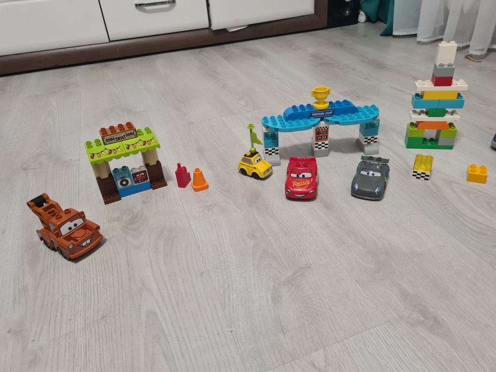Mega zestaw lego duplo pociąg, zygzak mcqueen, budowa, policja