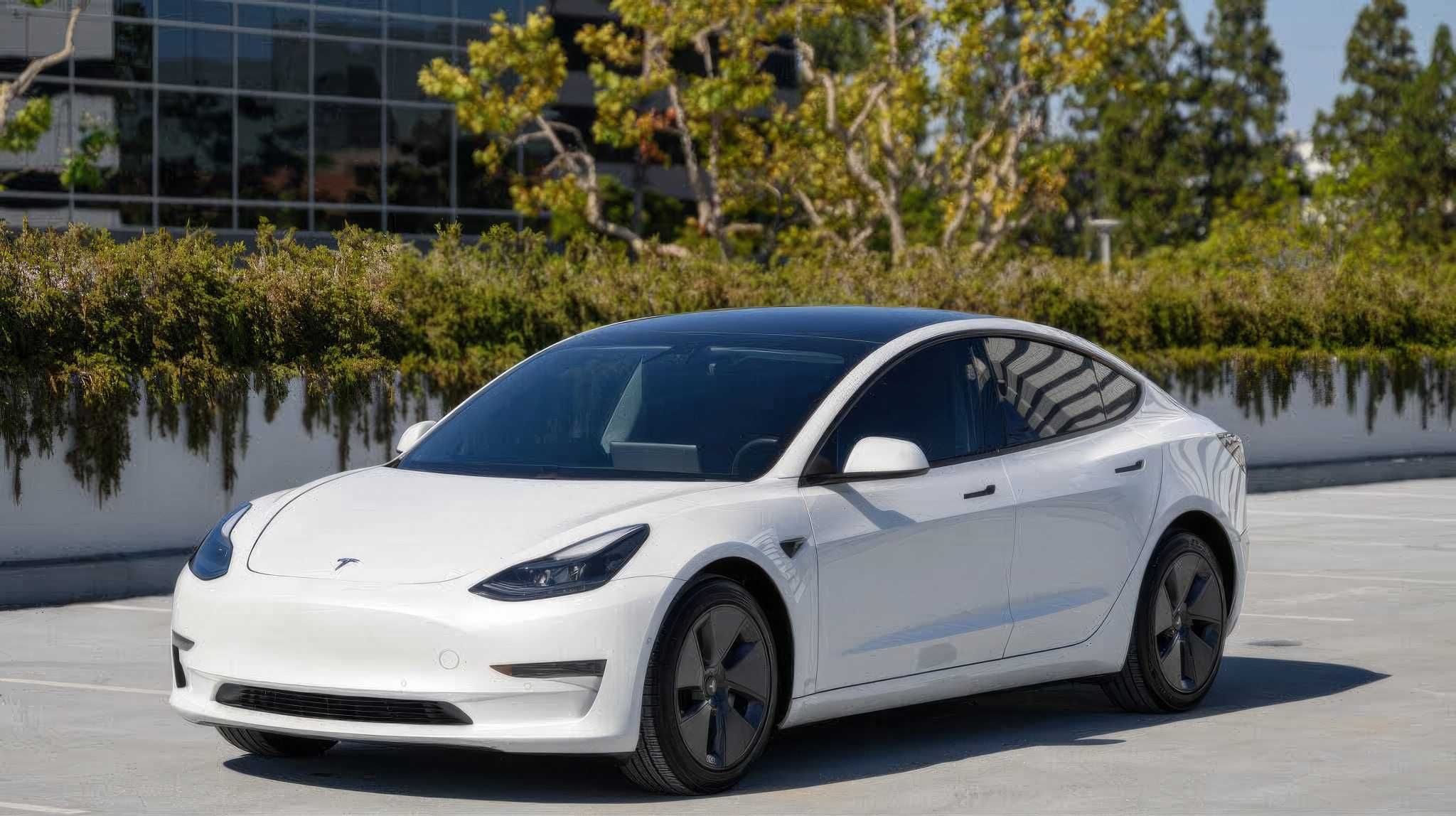 2021 Tesla Model 3 Standard Range Plus RWD