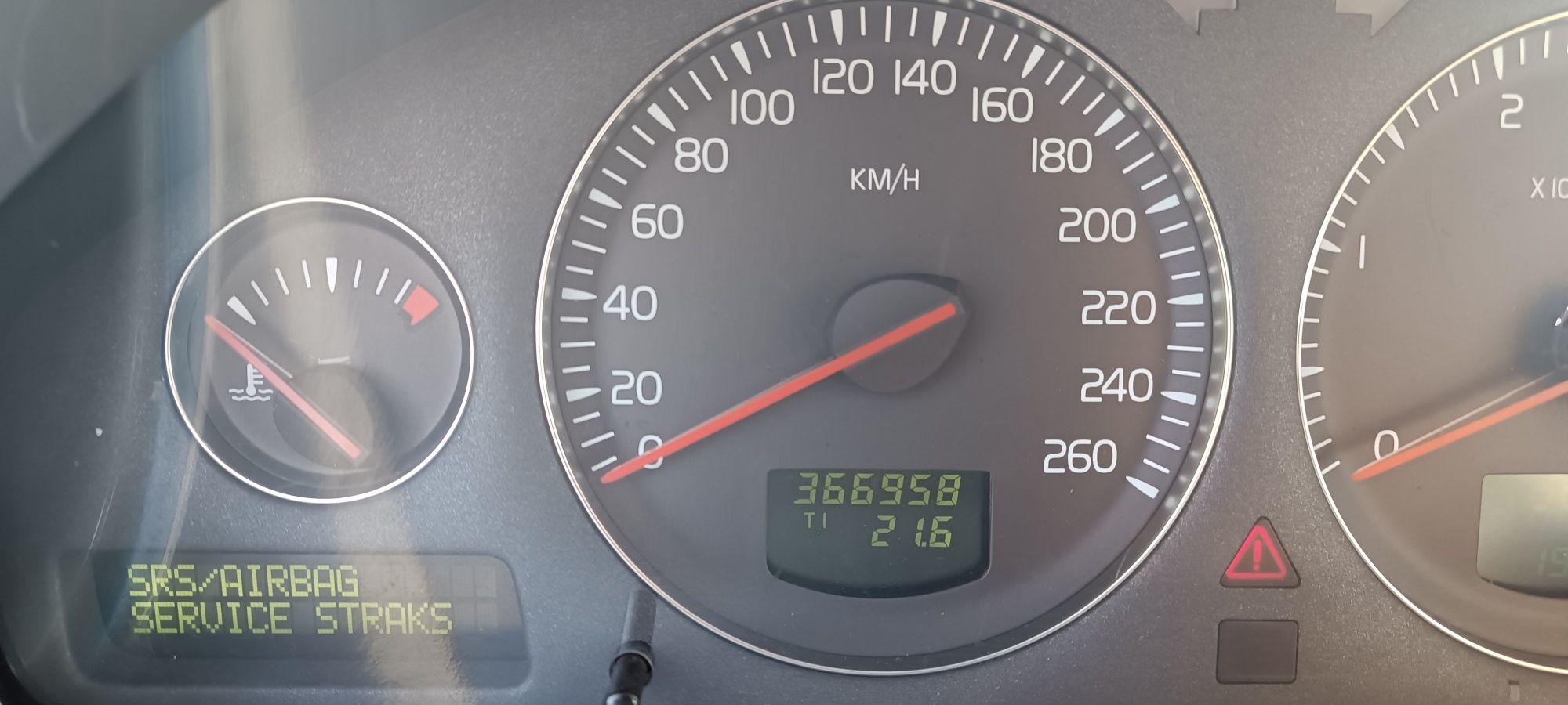 Volvo XC-90 . Полный привод !