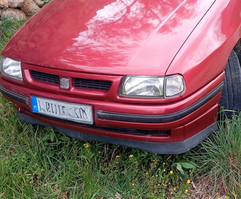 Parachoques frontal sem nada partido pronto a aplicar IBiza 6k1