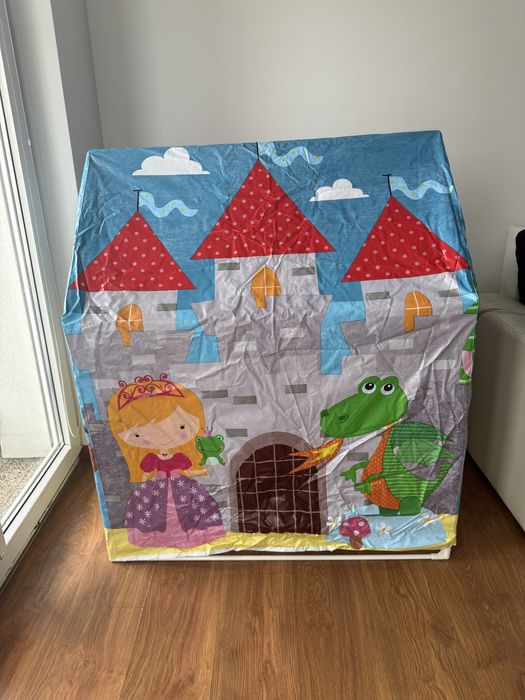 Zabawkowy namiot zamek