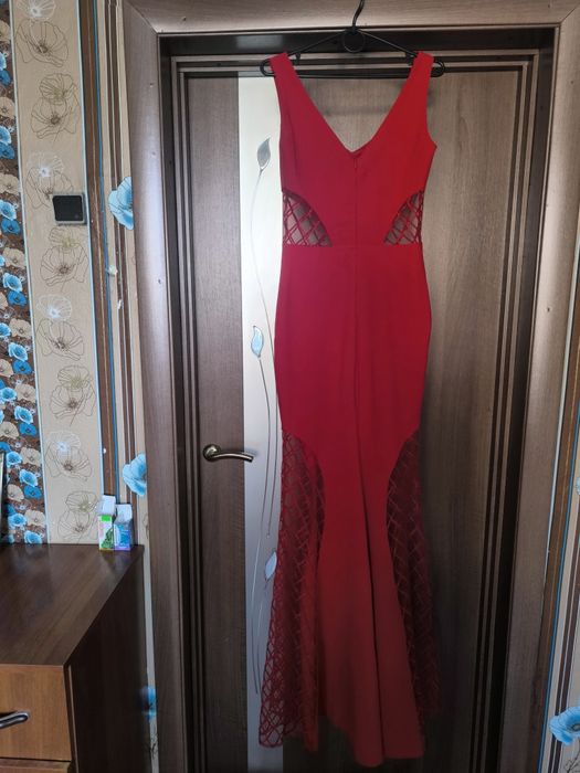 Нарядне випускне дуже гарне плаття