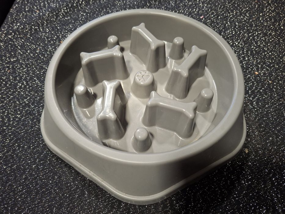 Miska spowalniająca jedzenie dla dużego psa