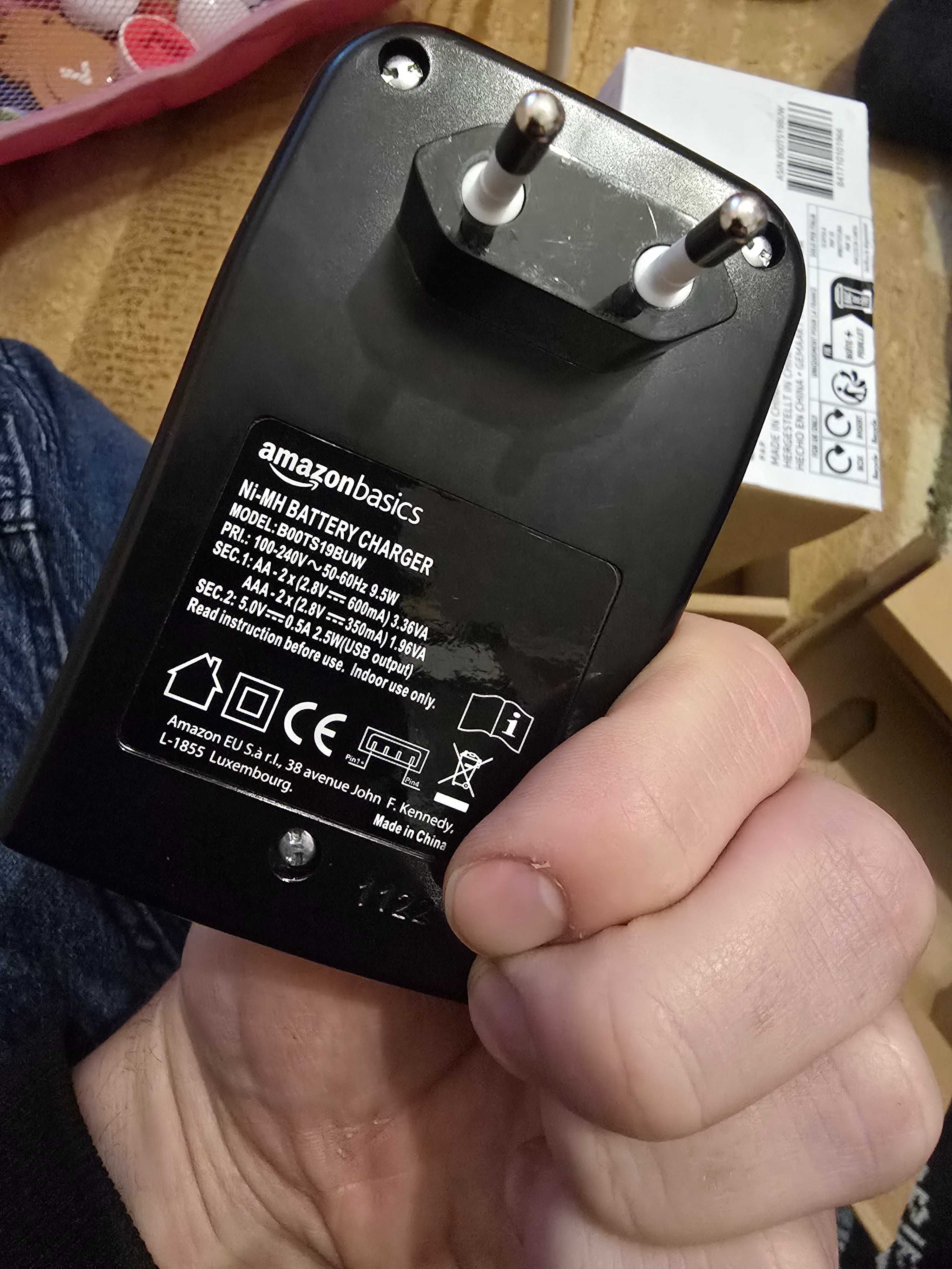 Amazon basics ładowarka do akumulatorów baterii ni-mh4 AA/AAA USB eu