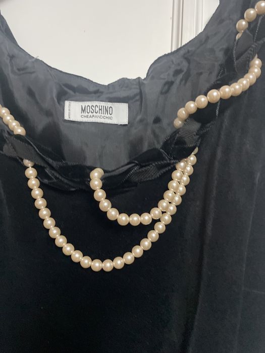 Vestido preto de veludo da Moschino