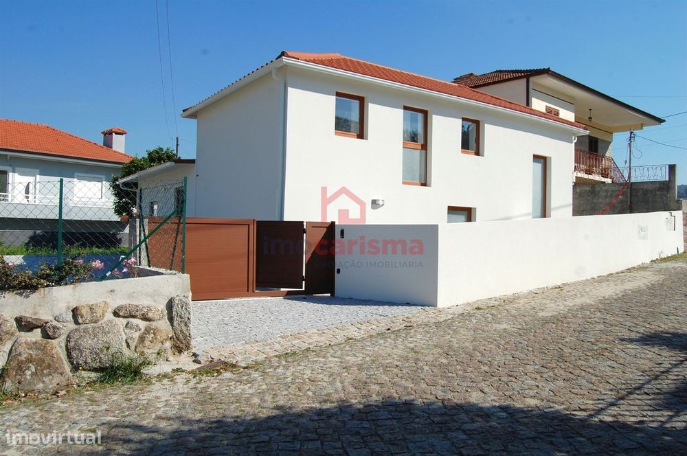 Moradia T2 Totalmente Remodelada em Galegos, Penafiel