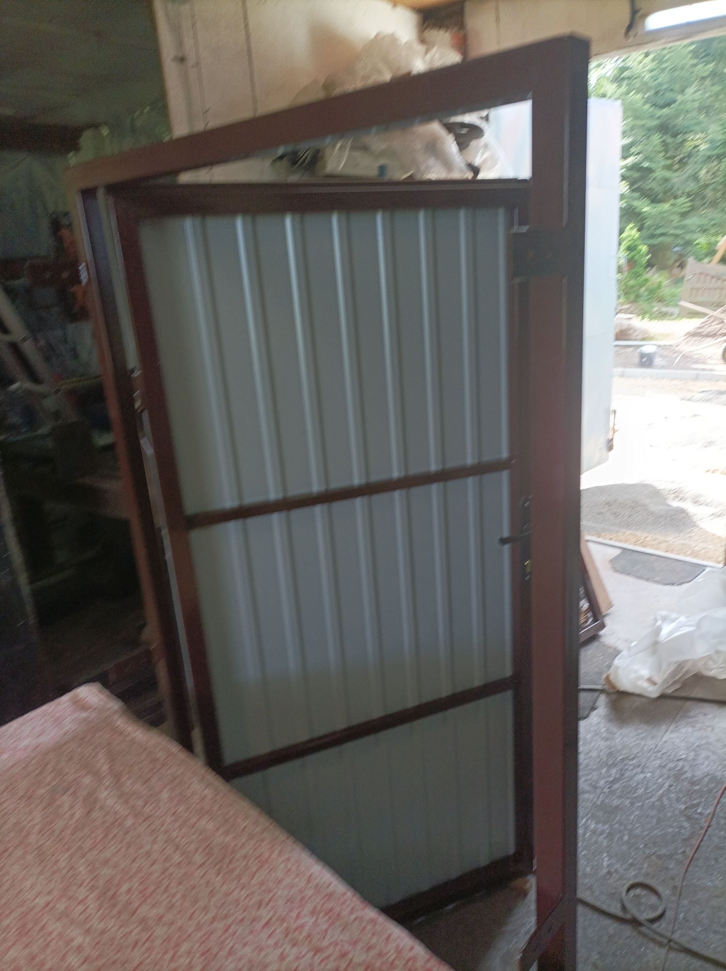 Drzwi zewnętrzne metalowe do garażu wiaty na budowę lub pomieszczenia