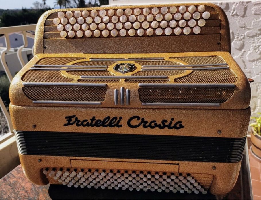 Acordeão de botões Fratelli Crosio 4/3 voz italiano em bom estado