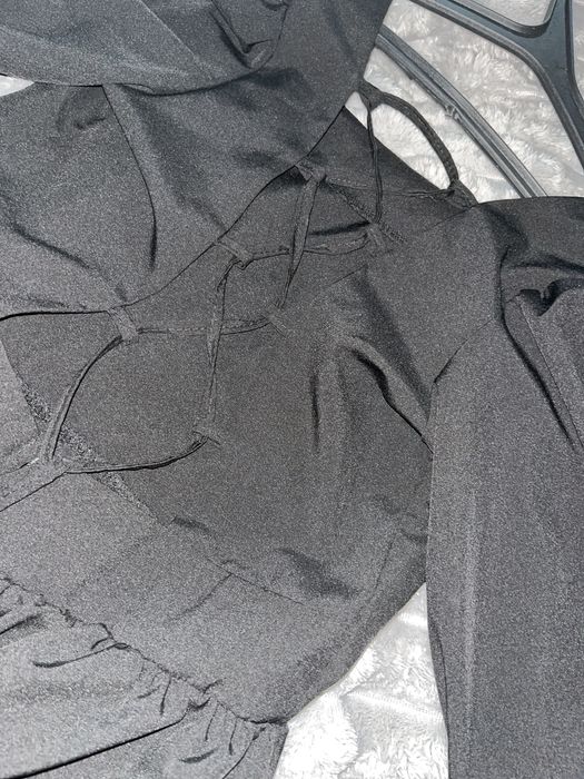 Сукня з відкритою спинкою