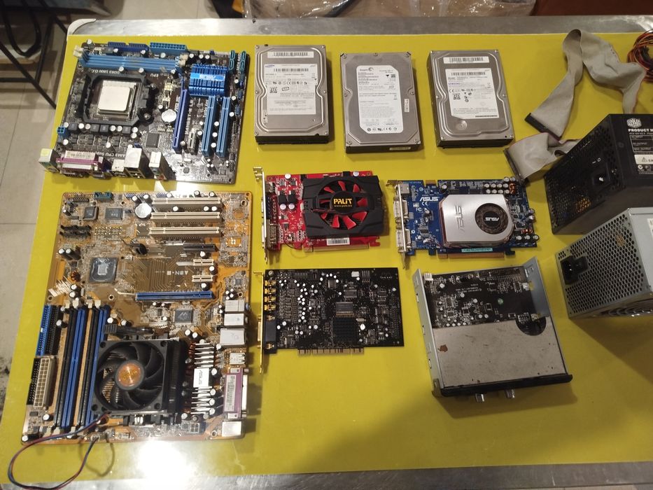 Комп'ютерні запчастини лот