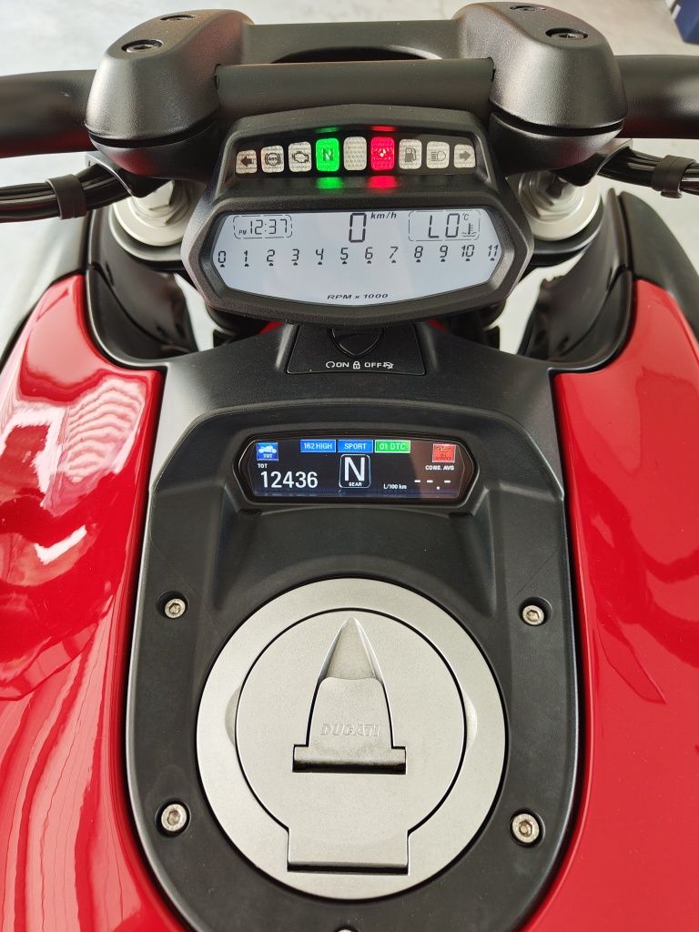Ducati Diavel 2011 12.500kms
