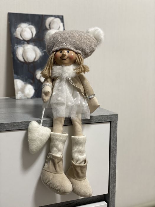 Лялька, новорічна декорація, подарунок, іграшка, дівчина в сукні