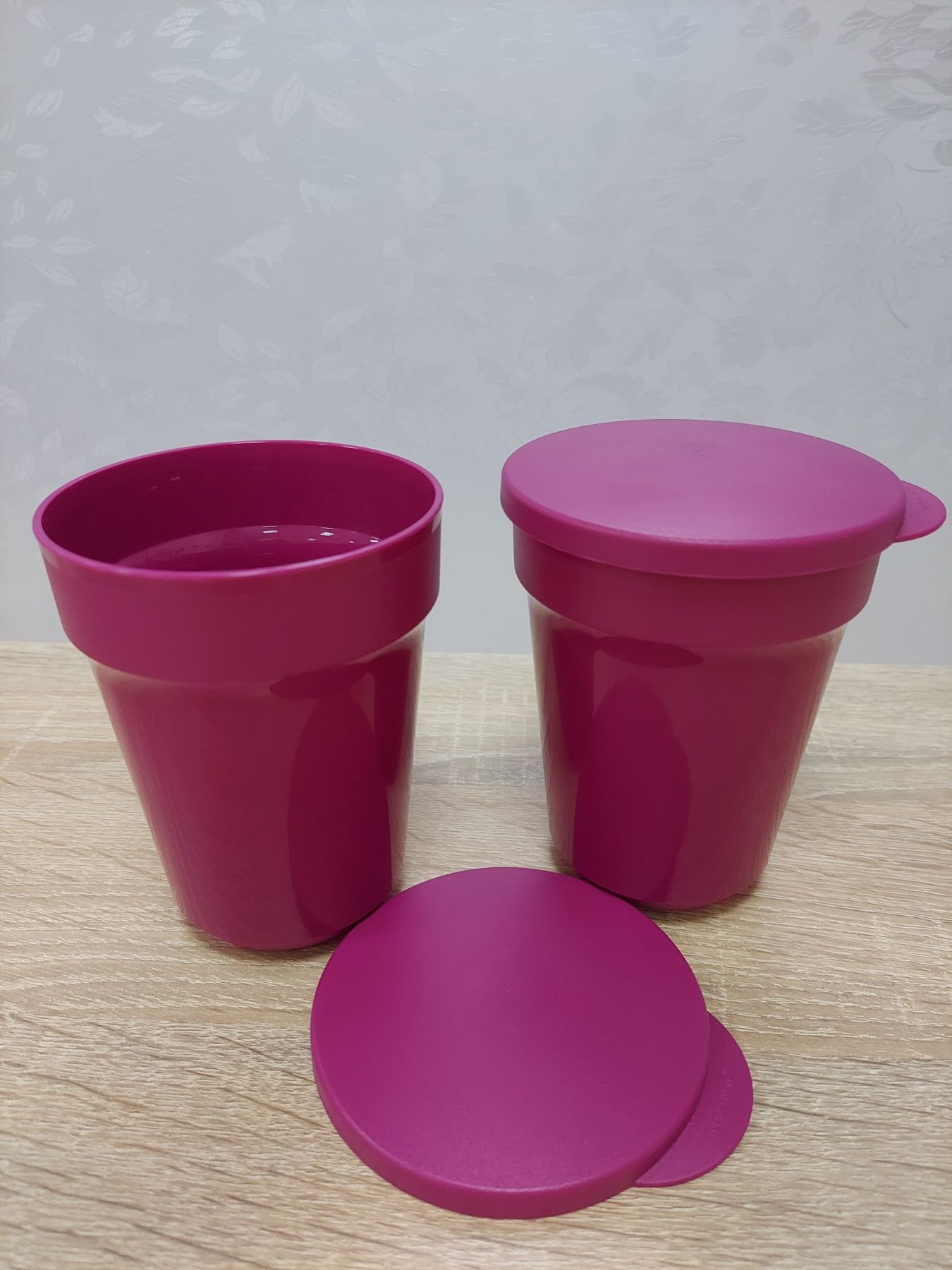 Бытылки ,стаканы Tupperware