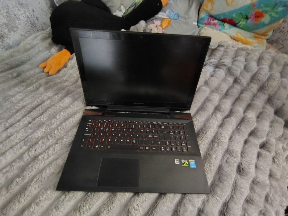 Ігровий ноутбук Леново