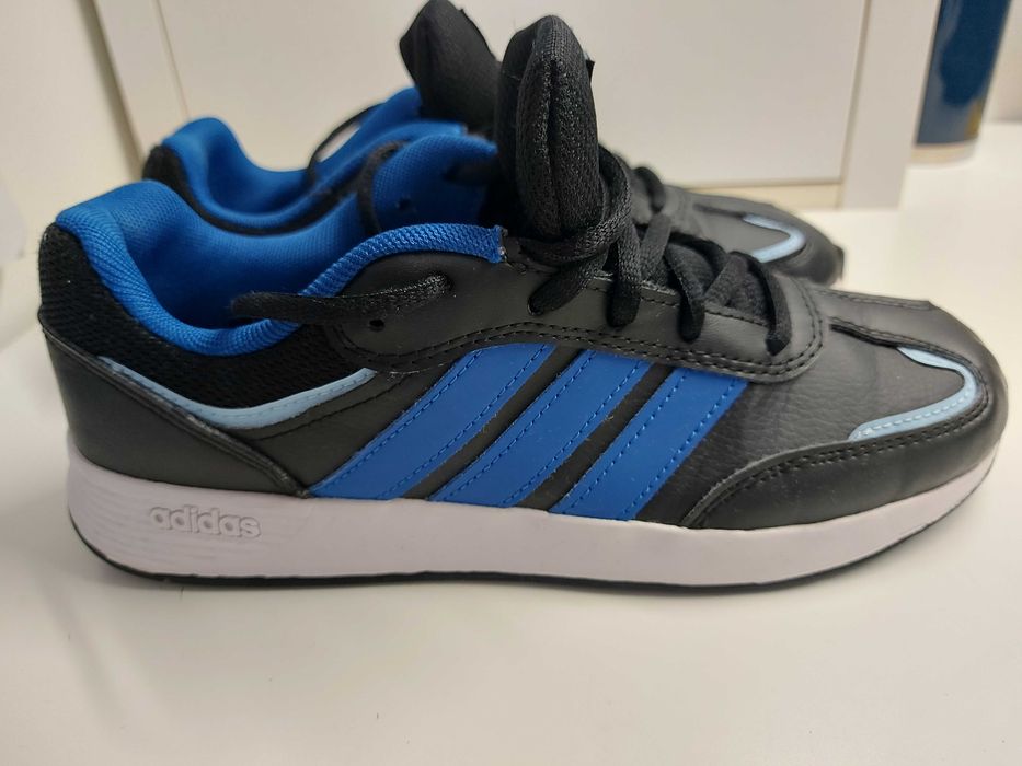 Sapatilhas adidas como novas