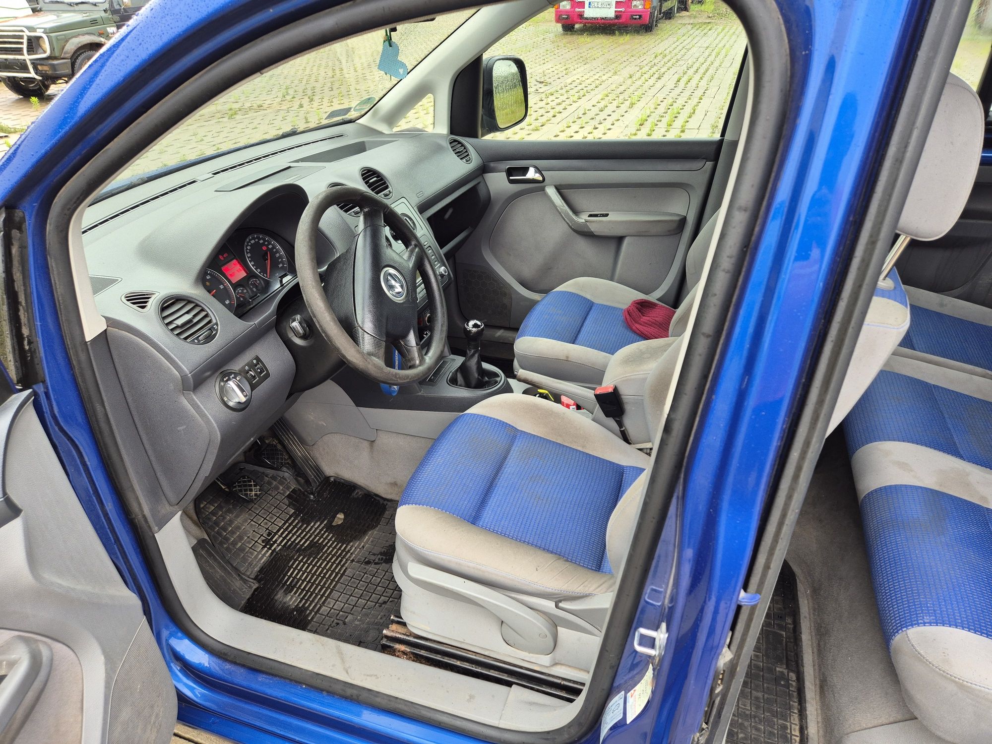 Vw caddy 1.9tdi 105km 7 osobowy
