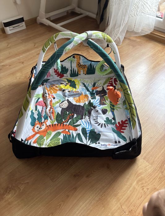 Mata edukacyjna Baby Tiger Tropicana + 4 zabawki, poduszka