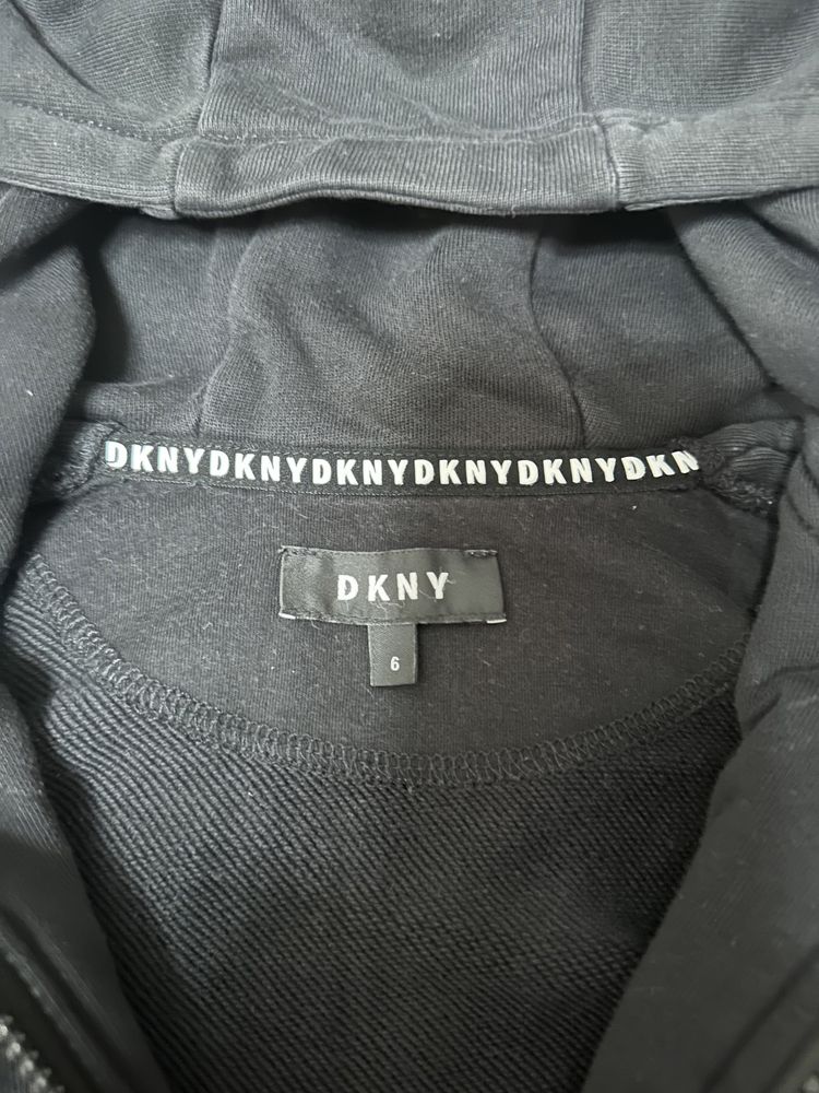 Casaco marca DKNY - 7 Anos - Menino