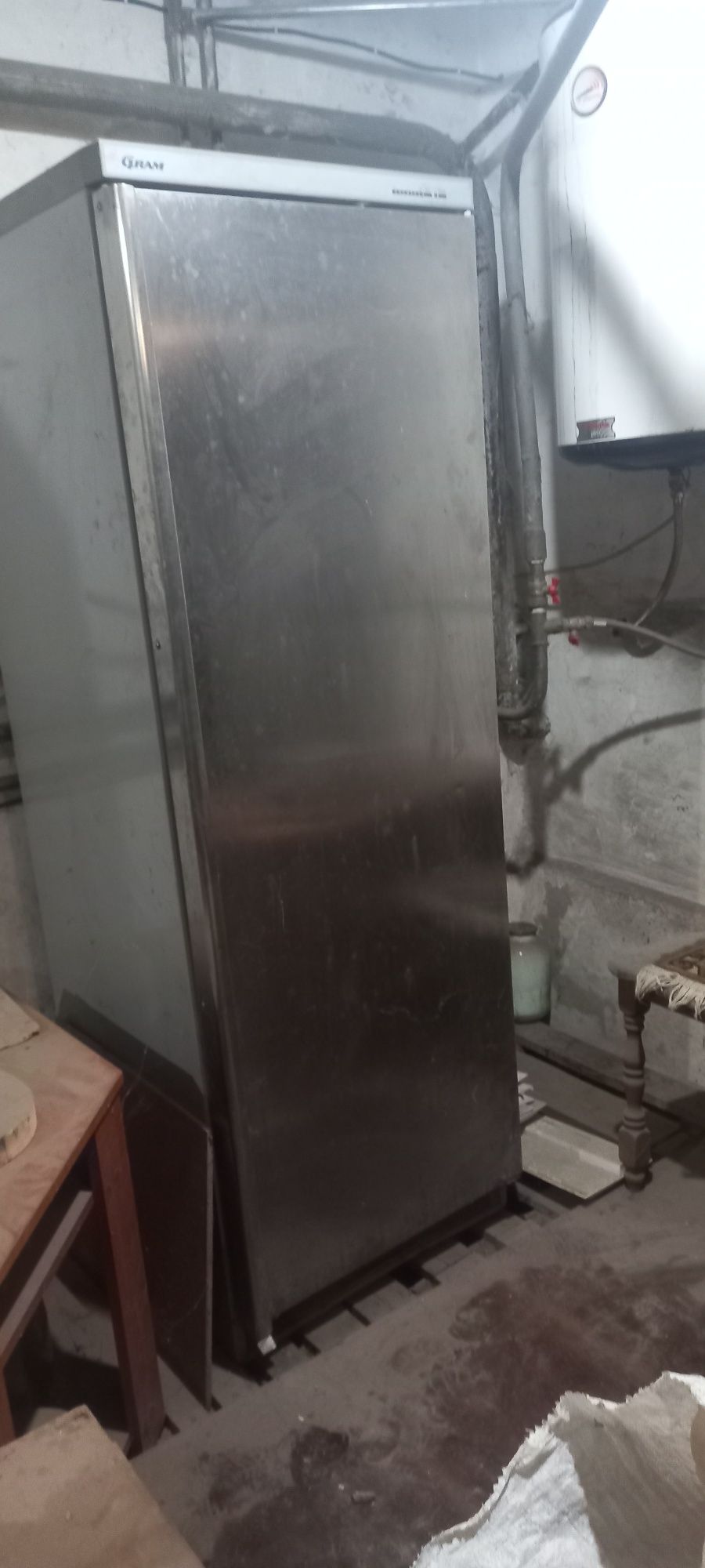 Продаю морозильную камеру