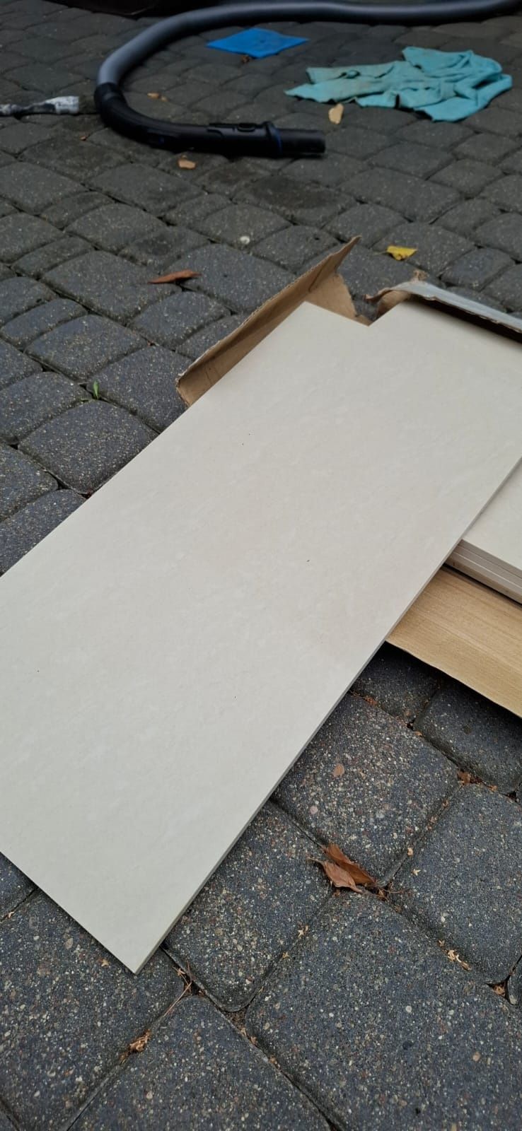 Plytki gres 30x60 cm nowe