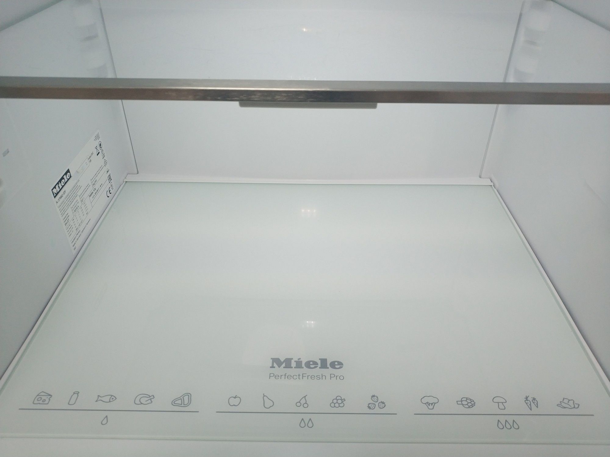 Встраиваемый высокий холодильник Miele K 37682 iDF BioFresh LED