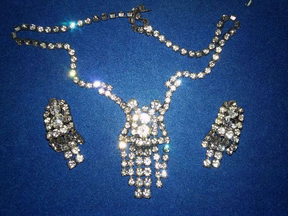 продам, бусы, колье чешское стекло