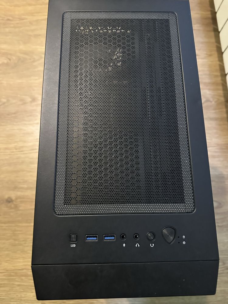 Sprzedam komputer gamingowy I5 13600kf
Rtx 3060ti 16gb ddr5 5600mhz