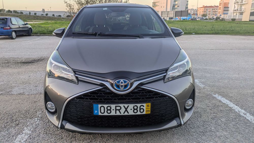 Toyota Yaris Hybrid HSD Square Collection - 2016