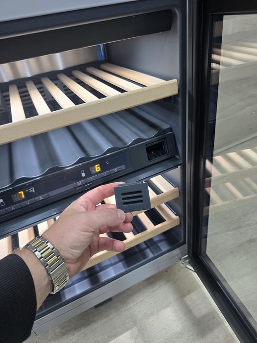 Топ винна шафа Мілє KWT6321 Як нова Під стільницю 2024р