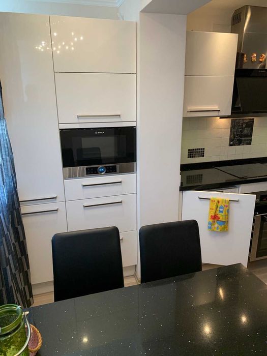 Двухкомнатная Ахматовой срочно продам