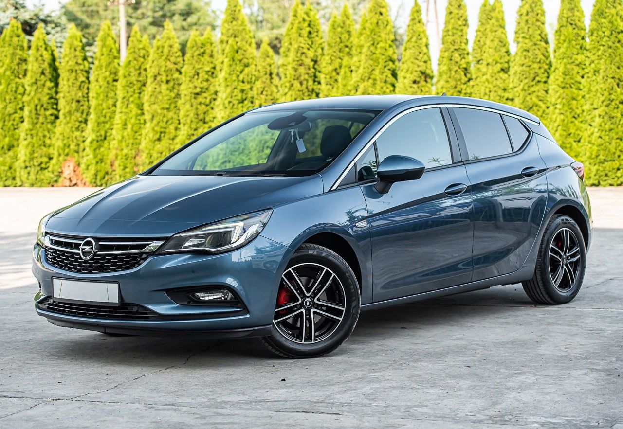 Opel~Astra~Elite~1.4i~Full Led~Automat~Navi~Parktroniki~Full