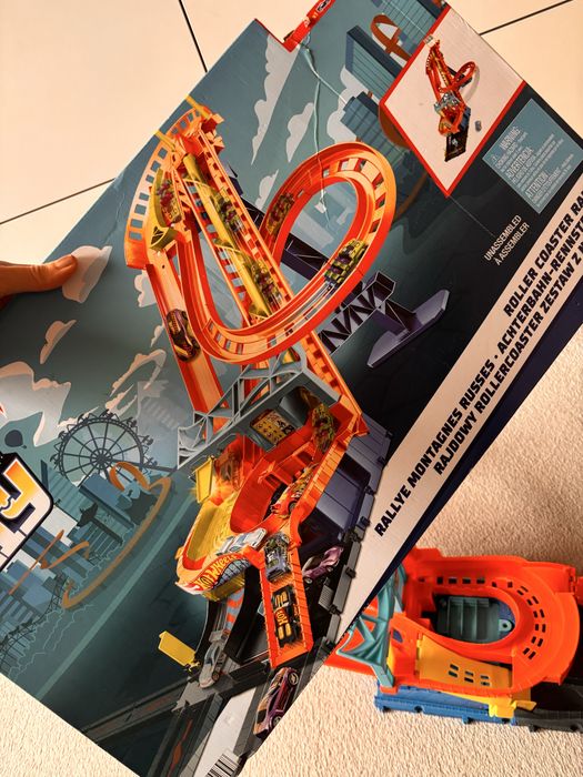 Hot Wheels Roller Coaster