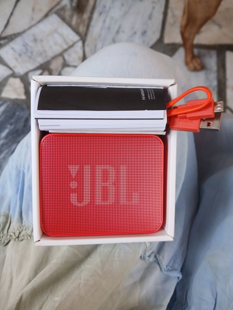 Coluna JBL nova.