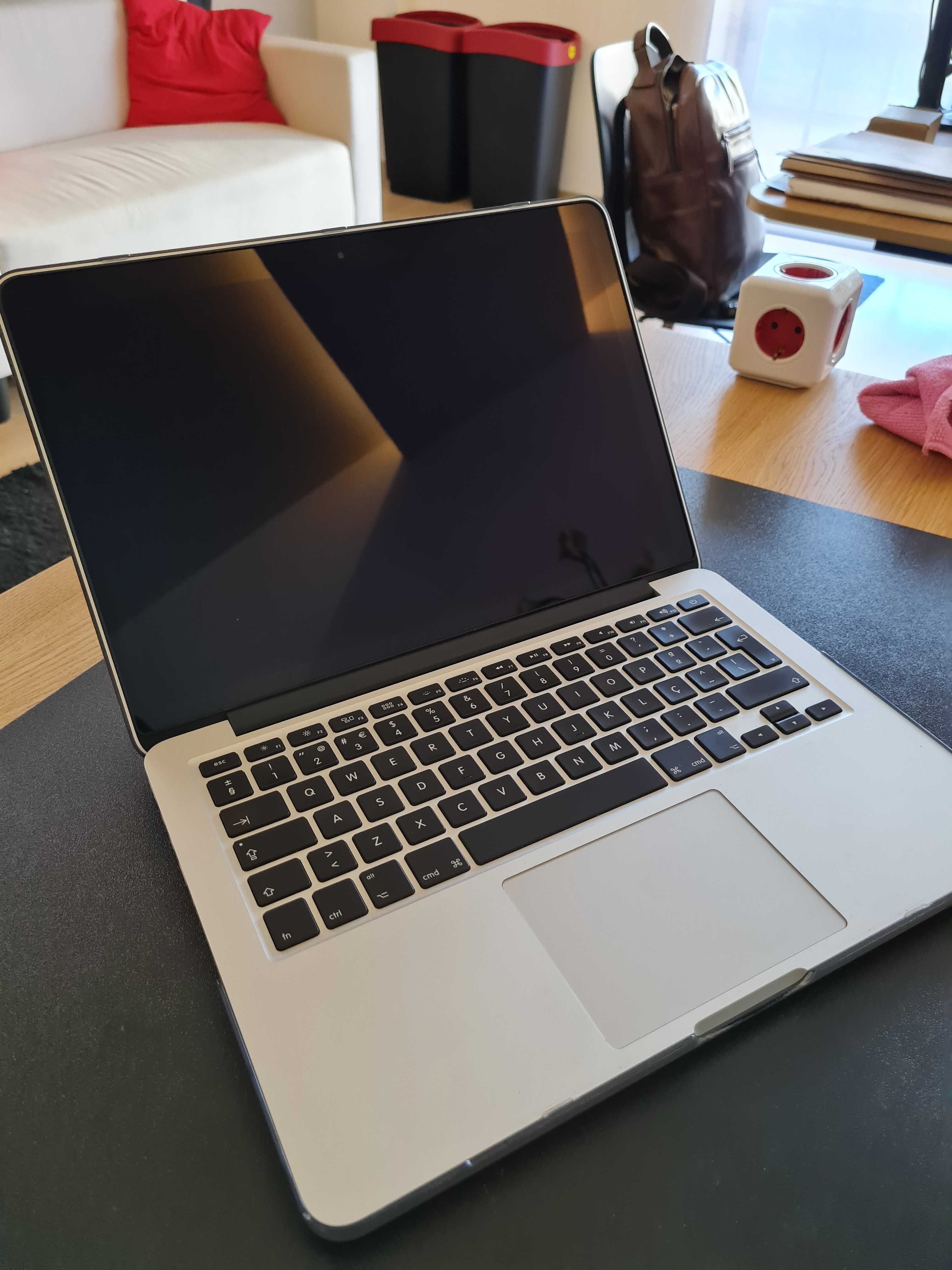 Macbook Pro 13' 2015 8Gb 128Gb