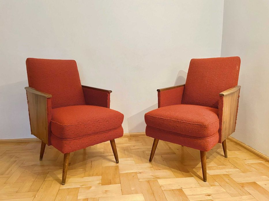 Wygodne fotele klubowe z lat 60 retro.