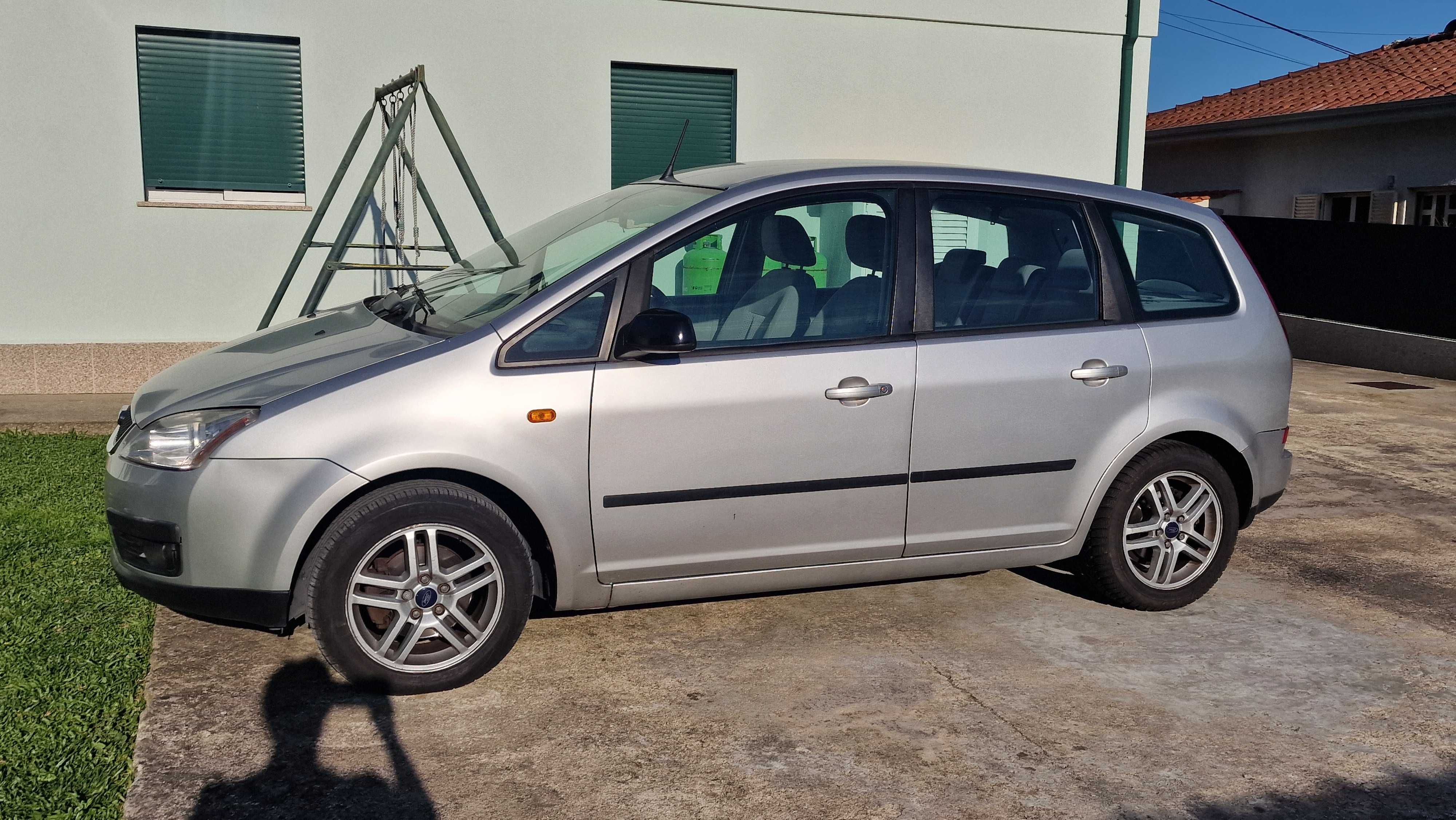 Oportunidade Ford C Max 2004