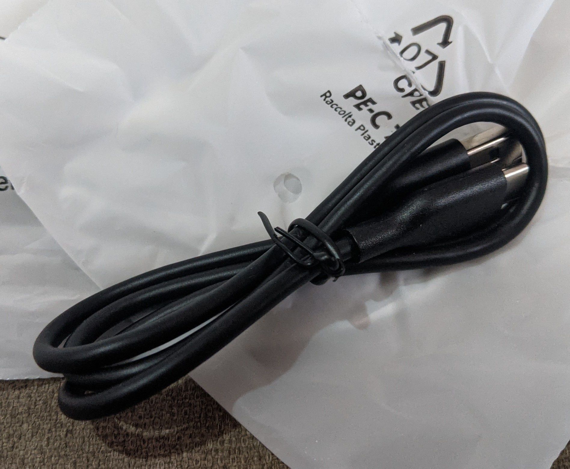 Новый комплект от портативной колонки Anker motion+