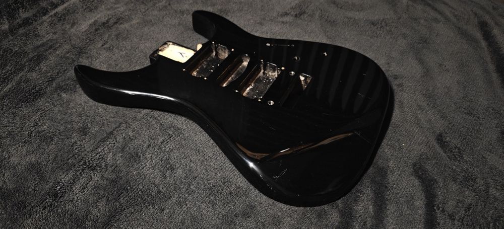 Korpus Gitary Elektrycznej Superstrat Fernandes Japonia Lata 80